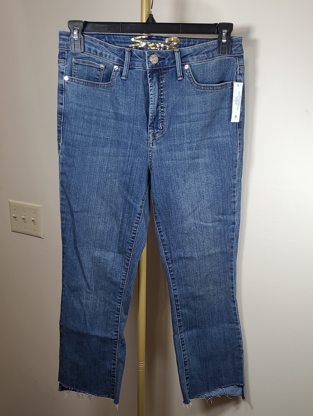 NWT Seven7 Fashion Jeans Mahone Raw Step Hem size 8